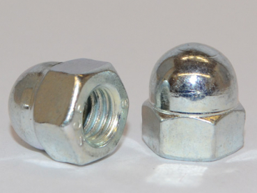 D1587: 6kt-Hutmuttern, hohe Form - M24