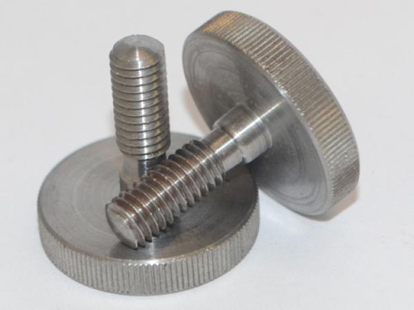 D653: Rändelshr, niedrige Form - M4*16