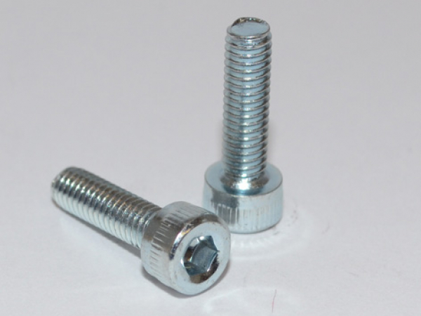 D912: Zylinderschrauben mit Innen6kt - M4*10
